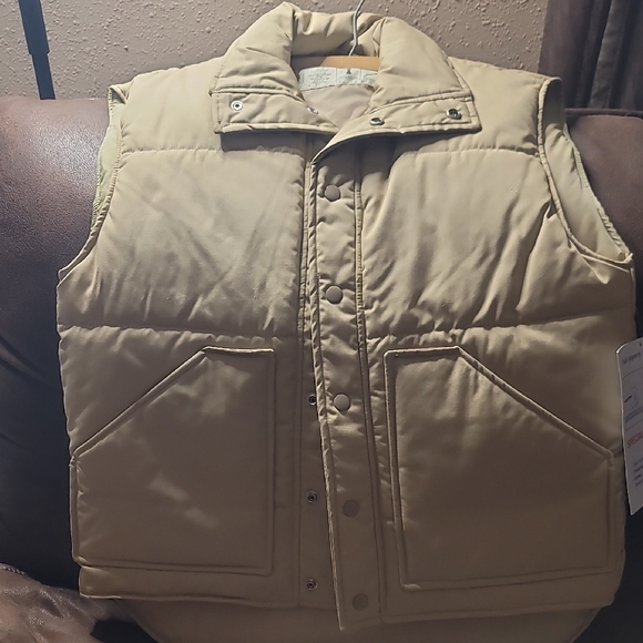 Men's Beige Quilted Vest - Picture 1 of 4